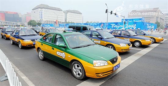 行業(yè)風(fēng)波背后現(xiàn)壟斷弊病 出租車改革如何“邁開(kāi)腿”？