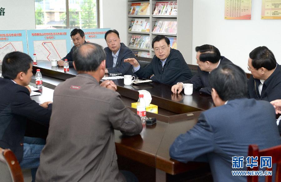 這是5月9日，張德江到湖州市妙西鎮調研，與基層人大代表座談。新華社記者 馬占成 攝 