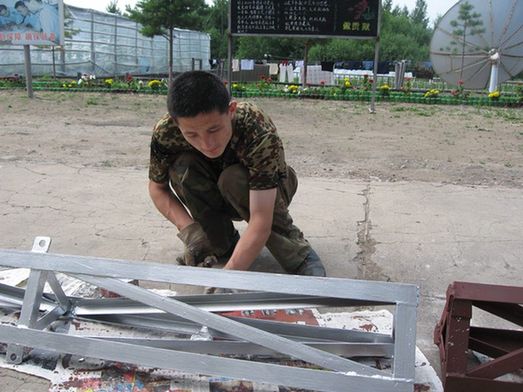 【網(wǎng)絡(luò)媒體國防行】軍中小能手！漠河雷達(dá)站里，別樣軍旅文化生活讓人“驚艷”
