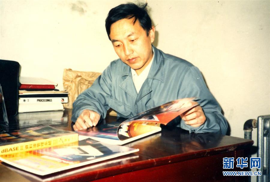 （改革先鋒風采·圖文互動）（3）“像勇士一樣往前沖”——記“科技產(chǎn)業(yè)化的先行者”柳傳志