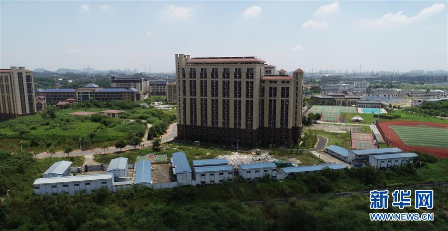 （在習近平新時代中國特色社會主義思想指引下——新時代新作為新篇章·圖文互動）（1）“我們給火箭做減重”——高?？萍紕撔逻M行時