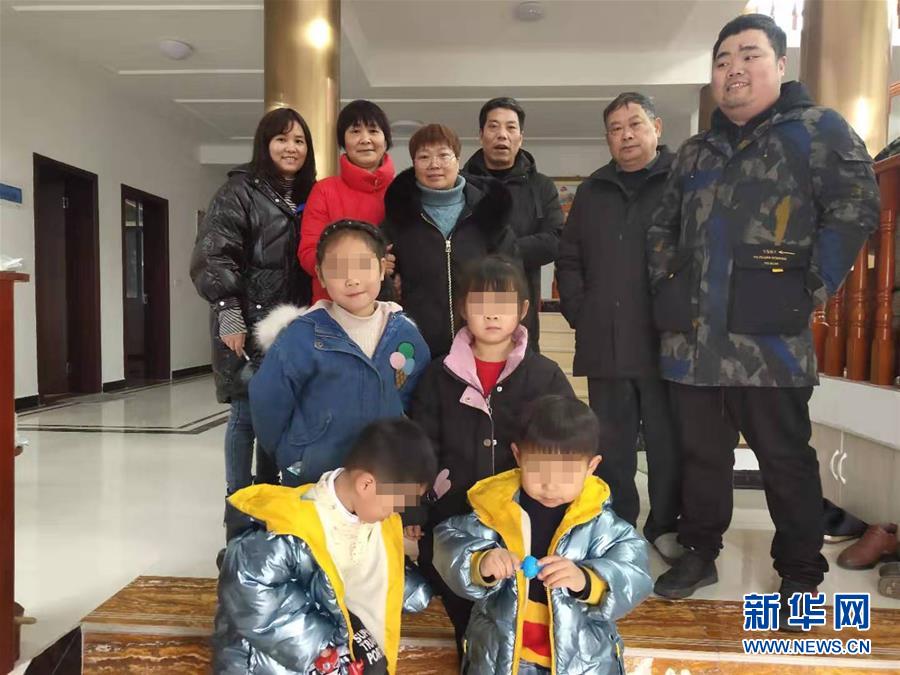 （聚焦疫情防控·圖文互動）（2）從武漢返鄉(xiāng)的一家人：“鄰里情割不斷，自行隔離是義務”