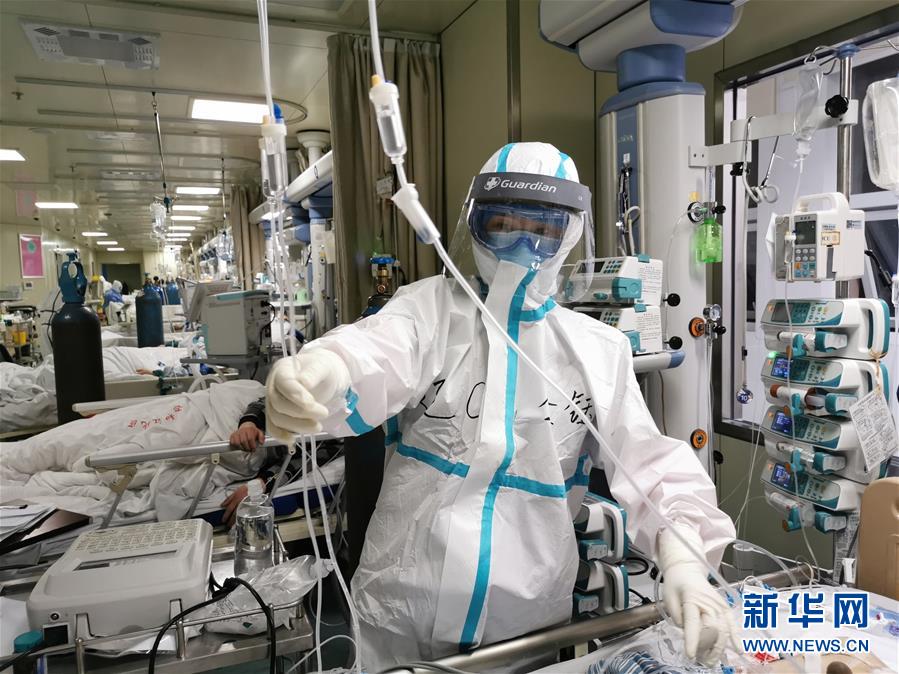（一線抗疫群英譜·圖文互動）（3）生命之光，溫暖“無面之交”——記抗疫一線重癥監護室90后護士金鈺 