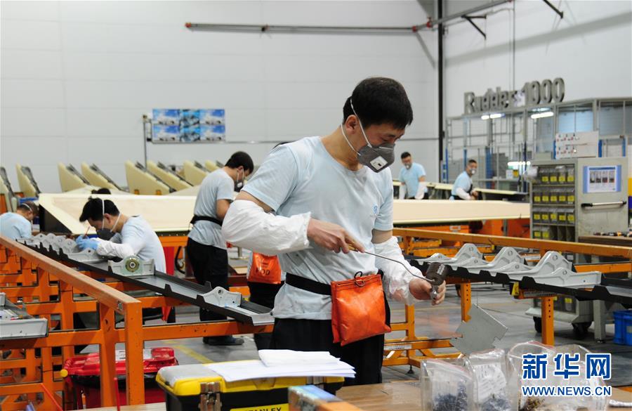 （在習近平新時代中國特色社會主義思想指引下——新時代新作為新篇章·習近平總書記關切事·圖文互動）（3）按下復工復產(chǎn)“快進鍵”