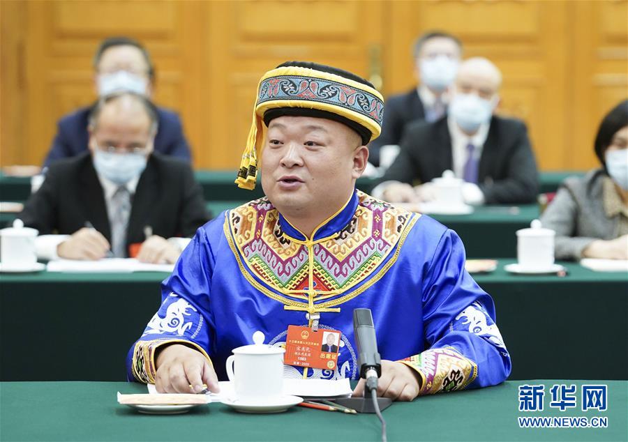 （新華全媒頭條·圖文互動(dòng)）（8）從人民中汲取磅礴力量——習(xí)近平總書(shū)記同出席2020年全國(guó)兩會(huì)人大代表、政協(xié)委員共商國(guó)是紀(jì)實(shí)