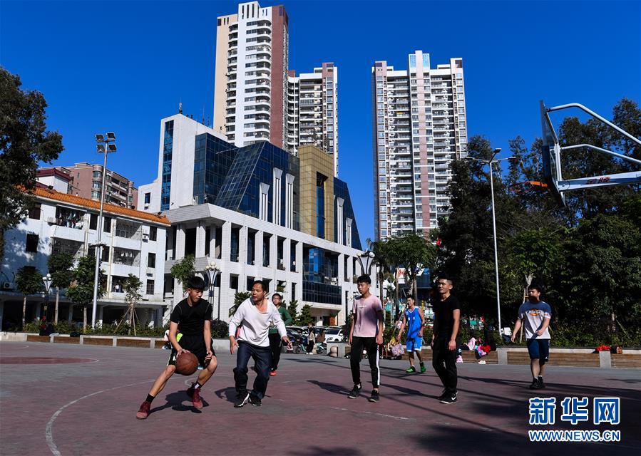 （在習(xí)近平新時(shí)代中國(guó)特色社會(huì)主義思想指引下——新時(shí)代新作為新篇章·總書記關(guān)切開(kāi)放事·圖文互動(dòng)）（4）以開(kāi)放作楫 揚(yáng)創(chuàng)新之帆——深圳“先行示范”再啟航