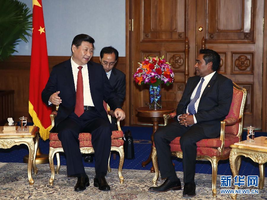 9月15日，國家主席習近平同馬爾代夫總統(tǒng)亞明在馬累舉行會談。新華社記者 鞠鵬 攝